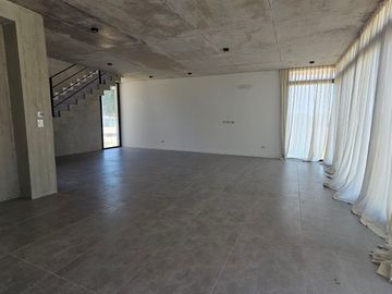 Casa en venta y alquiler Country Terravista  General Rodriguez