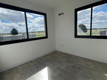 Casa en venta - Barrio San Simón, Canning
