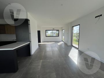 Casa en venta - Barrio San Simón, Canning