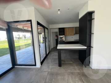 Casa en venta - Barrio San Simón, Canning