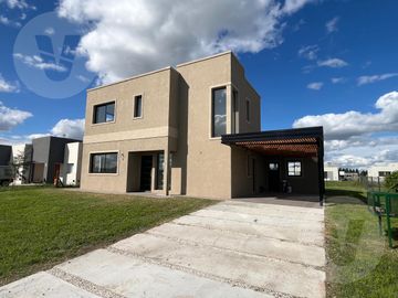 Casa en venta - Barrio San Simón, Canning