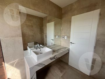 Casa en venta - Barrio San Simón, Canning