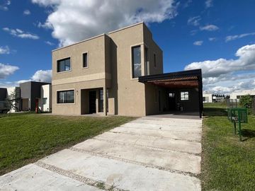 Casa en venta - Barrio San Simón, Canning