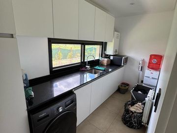 Casa en venta - 3 Dormitorios 3 Baños - 628Mts2 - Lagos de Canning