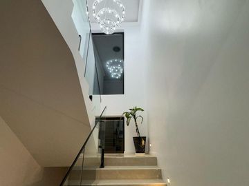 Casa en venta - 3 Dormitorios 3 Baños - 628Mts2 - Lagos de Canning