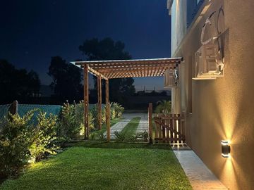 Casa en venta - 3 Dormitorios 3 Baños - 628Mts2 - Lagos de Canning