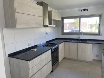 Casa de 2 dormitorios en venta en La Castilla Club de Campo