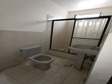 CASA EN VENTA EN CIUDADELA EL GUAYACAN, QUEVEDO