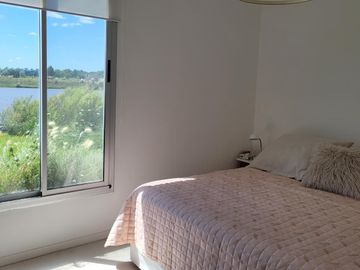 Casa a la laguna en Area 5, San Sebastian, Pilar