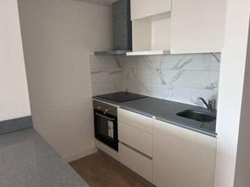 Venta.  Departamento 1  ambiente. Full Amenities, Balcón terraza. San Cristobal