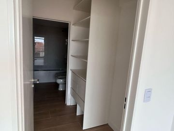 Venta.  Departamento 1  ambiente. Full Amenities, Balcón terraza. San Cristobal
