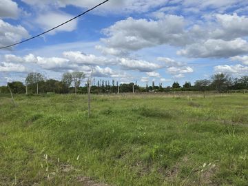 Venta Terreno en barrio las acacias, exaltacion de la cruz.