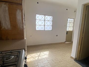 Casa en pasillo unico! 2 dormitorios con patio y parrillero