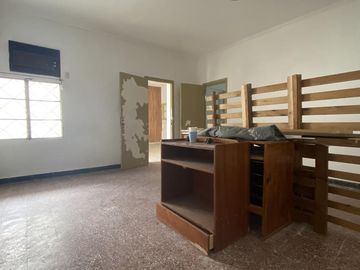 Casa en pasillo unico! 2 dormitorios con patio y parrillero