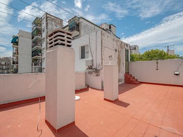 COCHERA CUBIERTA LUMINOSO COMEDOR DIARIO LAVADERO TOILETTE APTO CRÉDITO, DEPARTAMENTO ALMAGRO VENTA