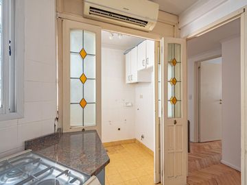 COCHERA CUBIERTA LUMINOSO COMEDOR DIARIO LAVADERO TOILETTE APTO CRÉDITO, DEPARTAMENTO ALMAGRO VENTA