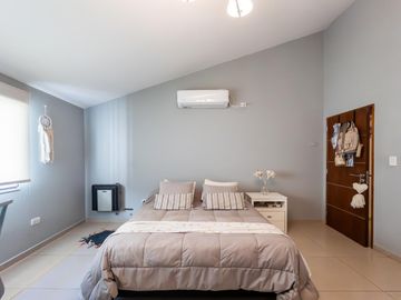 APTO CREDITO* VILLA BELGRANO 4 DORM.  RECICLADA