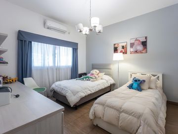 APTO CREDITO* VILLA BELGRANO 4 DORM.  RECICLADA