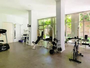 Muy lindo Departamento en venta con cochera en Olivos .- Vías / Maipú