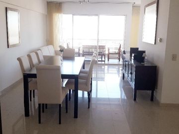 Muy lindo Departamento en venta con cochera en Olivos .- Vías / Maipú