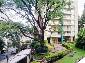 Muy lindo Departamento en venta con cochera en Olivos .- Vías / Maipú