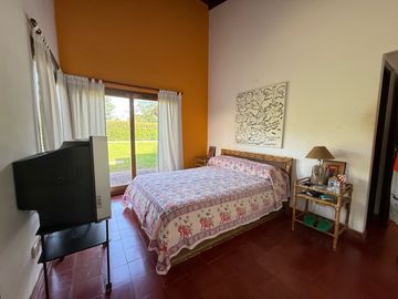 Casa en  venta para reciclar en barrio privado La Barra Village, excelente acceso desde panamericana