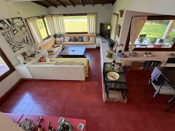 Casa en  venta para reciclar en barrio privado La Barra Village, excelente acceso desde panamericana
