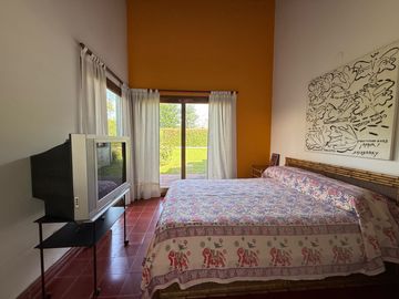 Casa en  venta para reciclar en barrio privado La Barra Village, excelente acceso desde panamericana