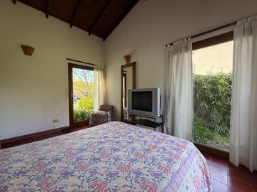 Casa en  venta para reciclar en barrio privado La Barra Village, excelente acceso desde panamericana