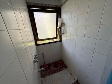 Casa en  venta para reciclar en barrio privado La Barra Village, excelente acceso desde panamericana