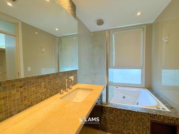 En Venta - Casa 5 ambientes con quincho - Barrio Privado Rumencó - Apto credito