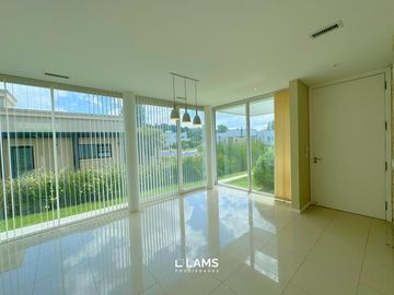 En Venta - Casa 5 ambientes con quincho - Barrio Privado Rumencó - Apto credito