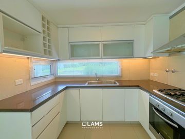 En Venta - Casa 5 ambientes con quincho - Barrio Privado Rumencó - Apto credito