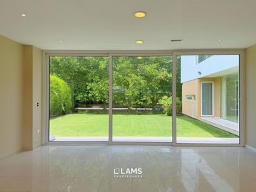 En Venta - Casa 5 ambientes con quincho - Barrio Privado Rumencó - Apto credito