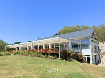 En Venta - Casa 5 ambientes con quincho - Barrio Privado Rumencó - Apto credito