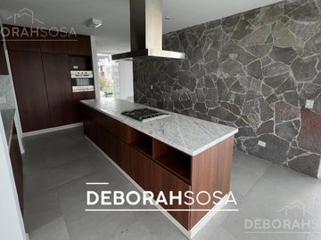 Casa al Agua en Alquiler - 6 amb con Pileta Barrio El Cantón Zona Norte Escobar