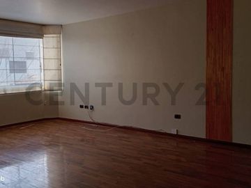 Iluminado Departamento en Venta en la mejor zona de Surquillo