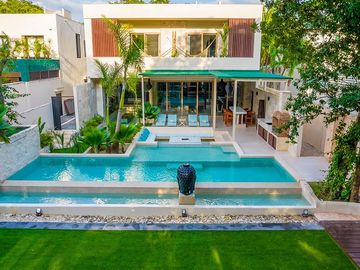 Se vende hermosa villa en PLAYACAR