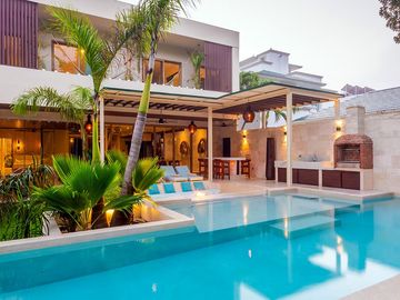 Se vende hermosa villa en PLAYACAR