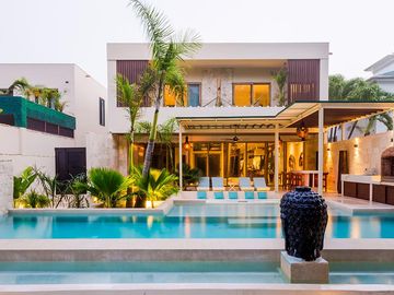 Se vende hermosa villa en PLAYACAR