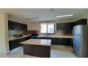 En Venta Apartamento de 3 recámaras en River Valley, Panamá Pacífico