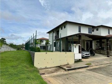 VENDO ESPECTACULAR CASA PH RIVERVIEW