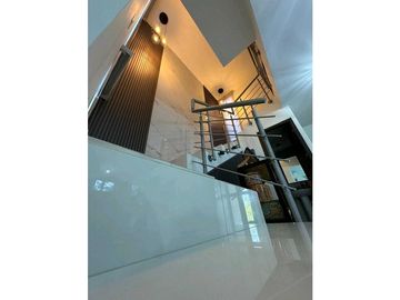 VENDO ESPECTACULAR CASA PH RIVERVIEW