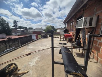 VENTA CASA 4 AMBIENTES HURLINGHAM PATIO