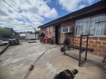 VENTA CASA 4 AMBIENTES HURLINGHAM PATIO