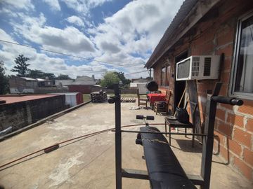 VENTA CASA 4 AMBIENTES HURLINGHAM PATIO