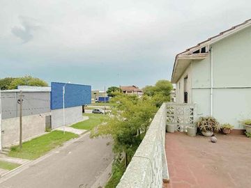 VENTA PROPIEDAD EN BLOCK 2 PH MAS LOCALES EN PB