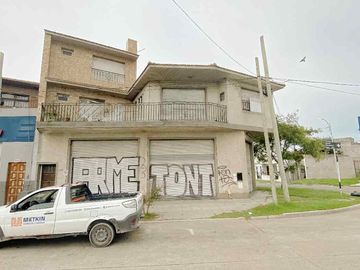 VENTA PROPIEDAD EN BLOCK 2 PH MAS LOCALES EN PB