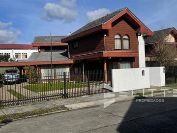 Casa en Venta en (KRM13513) Casa de 2 niveles, Zona Urbana a 5 minutos del Centro
