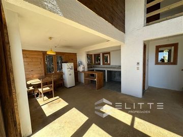 Casa en Venta en (MVR) Casa con vista al mar en Cerro Lugano, Pichilemu